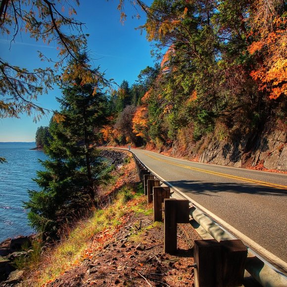 Meet your Posher, Juliana and her Fashion Guru Daughters!! - Picture 3 of 5